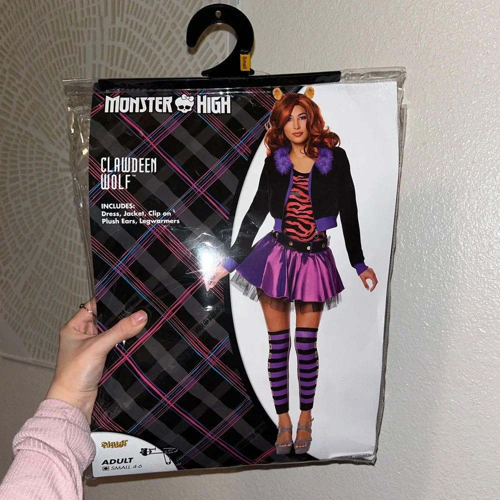 Spirit Halloween Monster High Adult Clawdeen Costume - Picture 1 of 8
